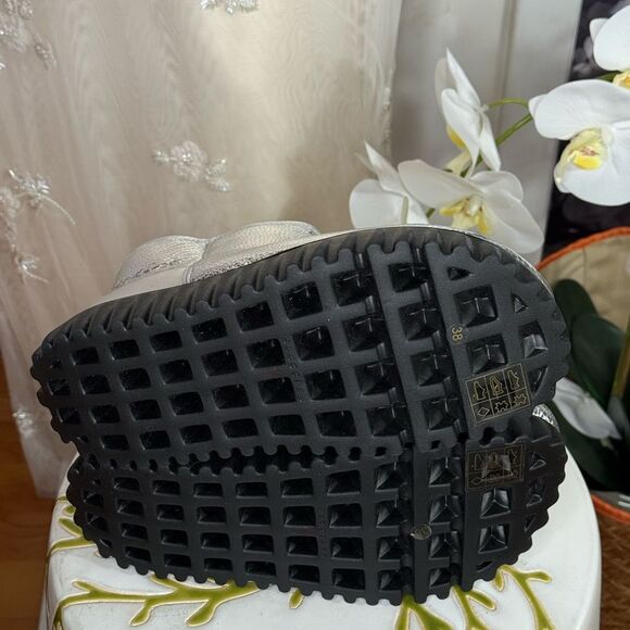 Free People 4CCCCEES Silver Ankle Boots - Picture 6 of 6